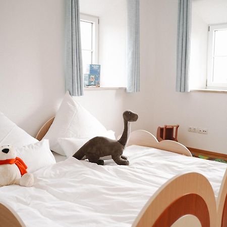 Black Horse Family Apartment - Barrierearm - Pfotenglueck - Familienzeit By Loewenherz Homes Stephanskirchen Luaran gambar