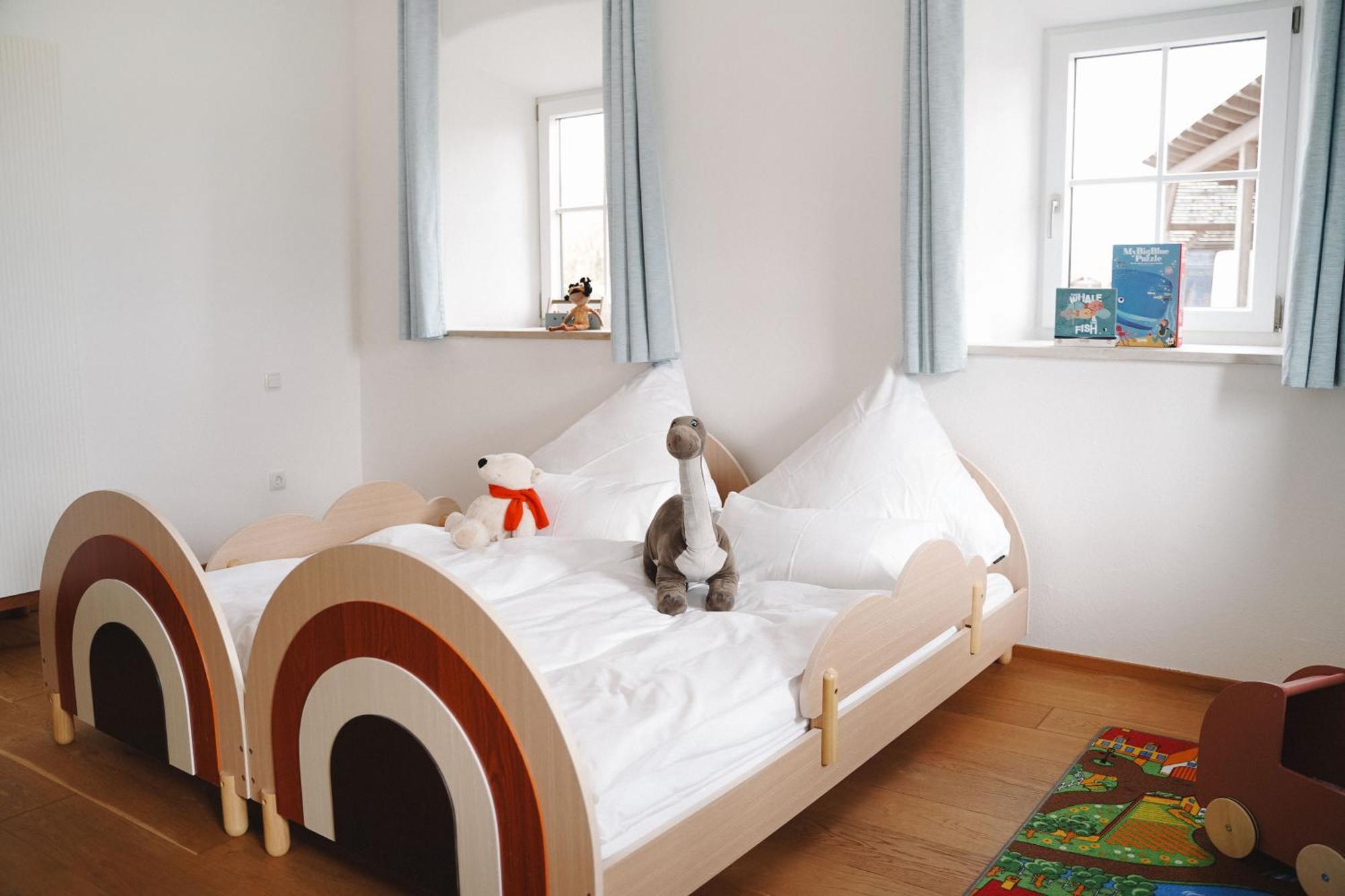 Black Horse Family Apartment - Barrierearm - Pfotenglueck - Familienzeit By Loewenherz Homes Stephanskirchen Luaran gambar