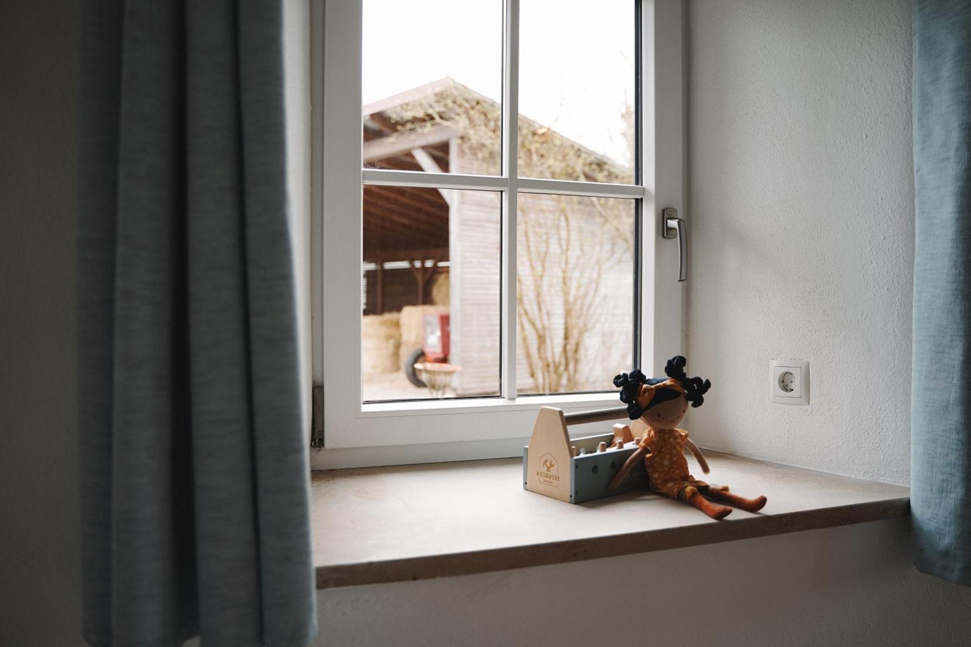Black Horse Family Apartment - Barrierearm - Pfotenglueck - Familienzeit By Loewenherz Homes Stephanskirchen Luaran gambar