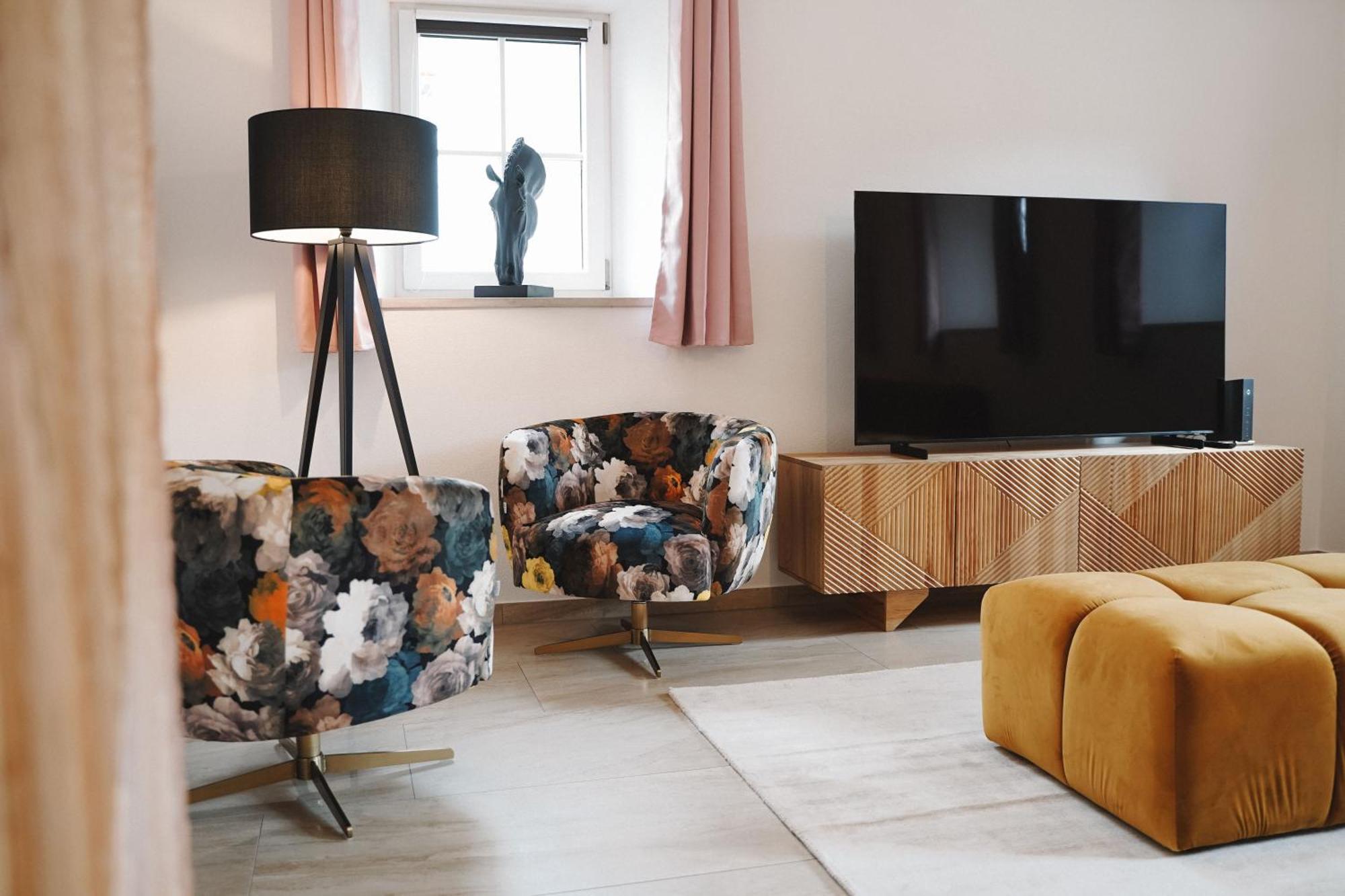 Black Horse Family Apartment - Barrierearm - Pfotenglueck - Familienzeit By Loewenherz Homes Stephanskirchen Luaran gambar