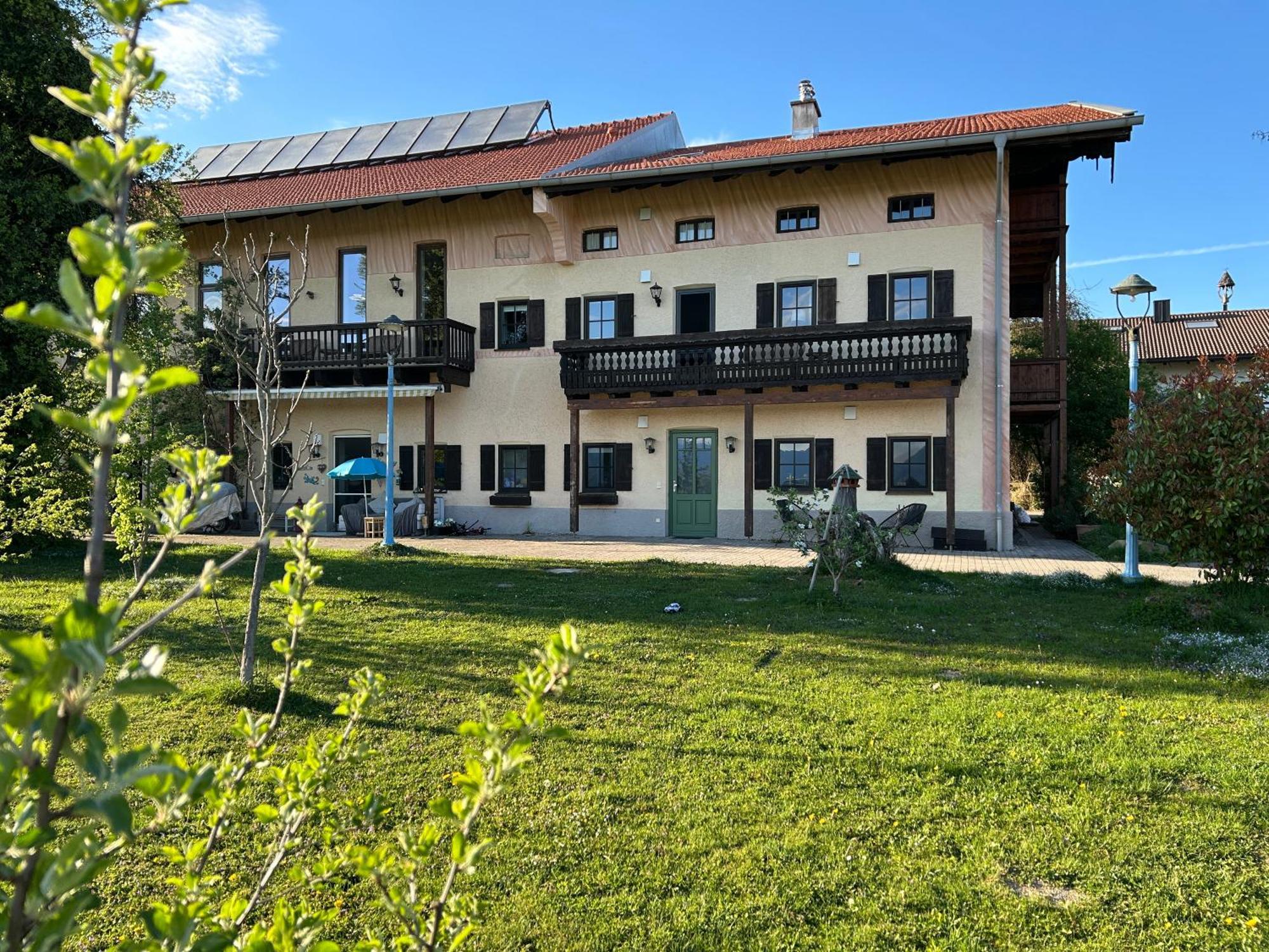 Black Horse Family Apartment - Barrierearm - Pfotenglueck - Familienzeit By Loewenherz Homes Stephanskirchen Luaran gambar
